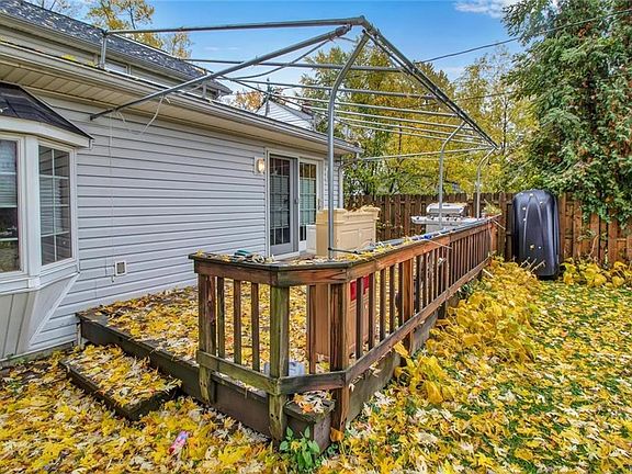 5th image of 49 Hamilton Dr