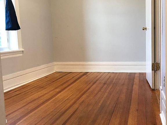 5th image of 1833 N Sawyer Ave APT 3