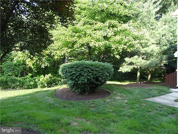 2nd image of 1204B Yarmouth Ln