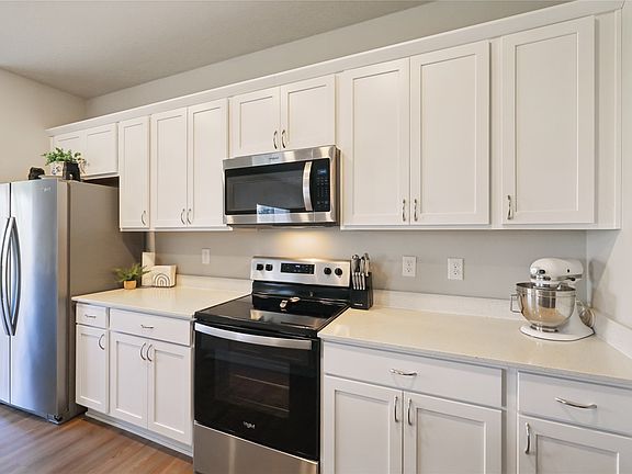 4th image of 917 Maywood Ln