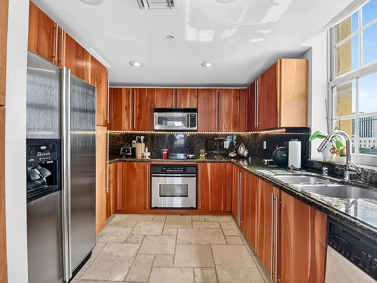 610 Clematis St #424 — Photo 13