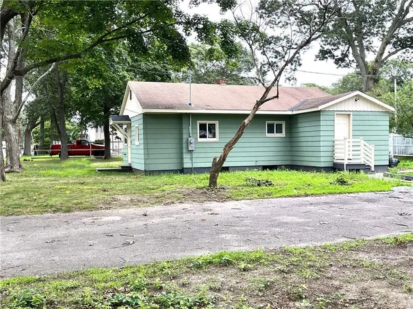 76 Langley St, Warwick, RI 02889