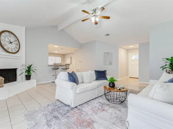 213 Willoughby Dr, Richmond, TX 77469