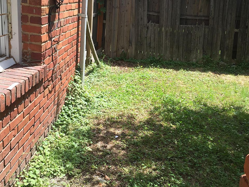 2nd image of 333 Parkland Pl SE #2