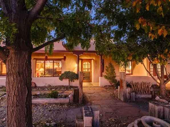 1503 White Water Rd #El, El Prado, NM 87529