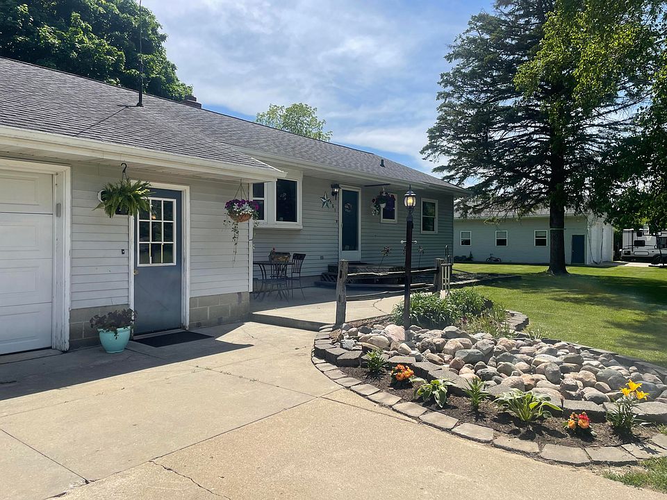 501 E Main St, Pewamo, MI 48873 MLS 23018202 Zillow