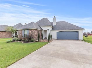 210 Timber Bark Rd, Lafayette, LA 70508