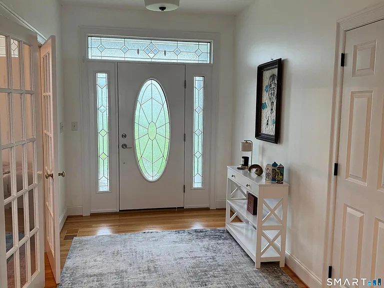 556 Hill St — Photo 21