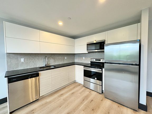 4th image of 88 Linden Blvd #4K