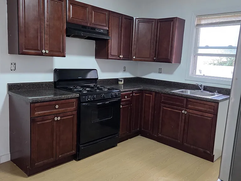 773 E 26th St #1 — Photo 16