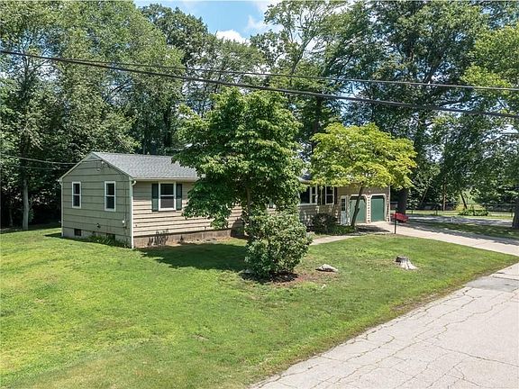 4th image of 7 Jay Dr