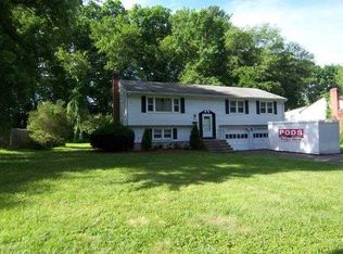 11 Millbrook Cir, Windsor, CT 06095