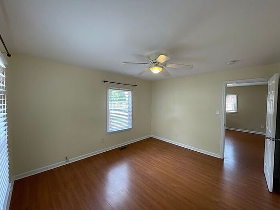 5th image of 813 Catawba St