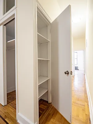 Rented by City Connections Realty | media 2