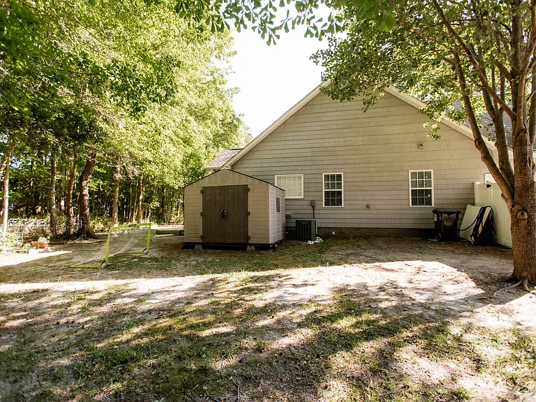 235 Sellhorn Blvd — Photo 29