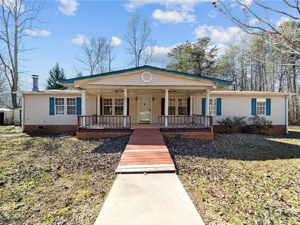 150 Austin Ln, Stokesdale, NC 27357