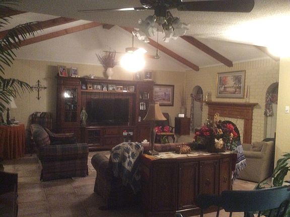 4th image of 215 Lake Crescent Cir