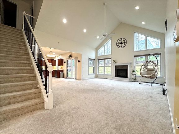 5th image of 4295 Stone Creek Dr