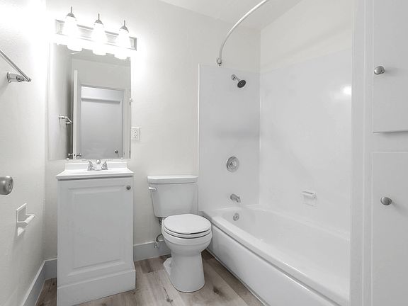 4th image of 5307 Marconi Ave #30015ab78