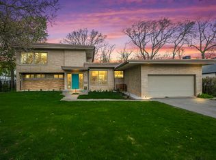 87 Ravinoaks Ln, Highland Park, IL 60035