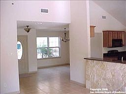 4th image of 585 Jacobs Ln