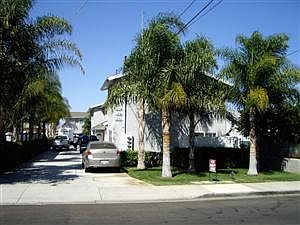 1st image of 1834 Elm Ave #B