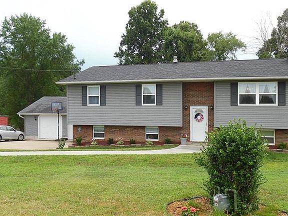 2nd image of 173 Cherry Blossom Ln