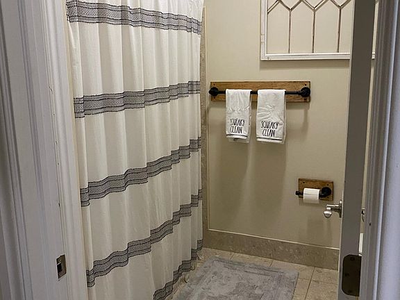 5th image of 218 E Hector St APT 1