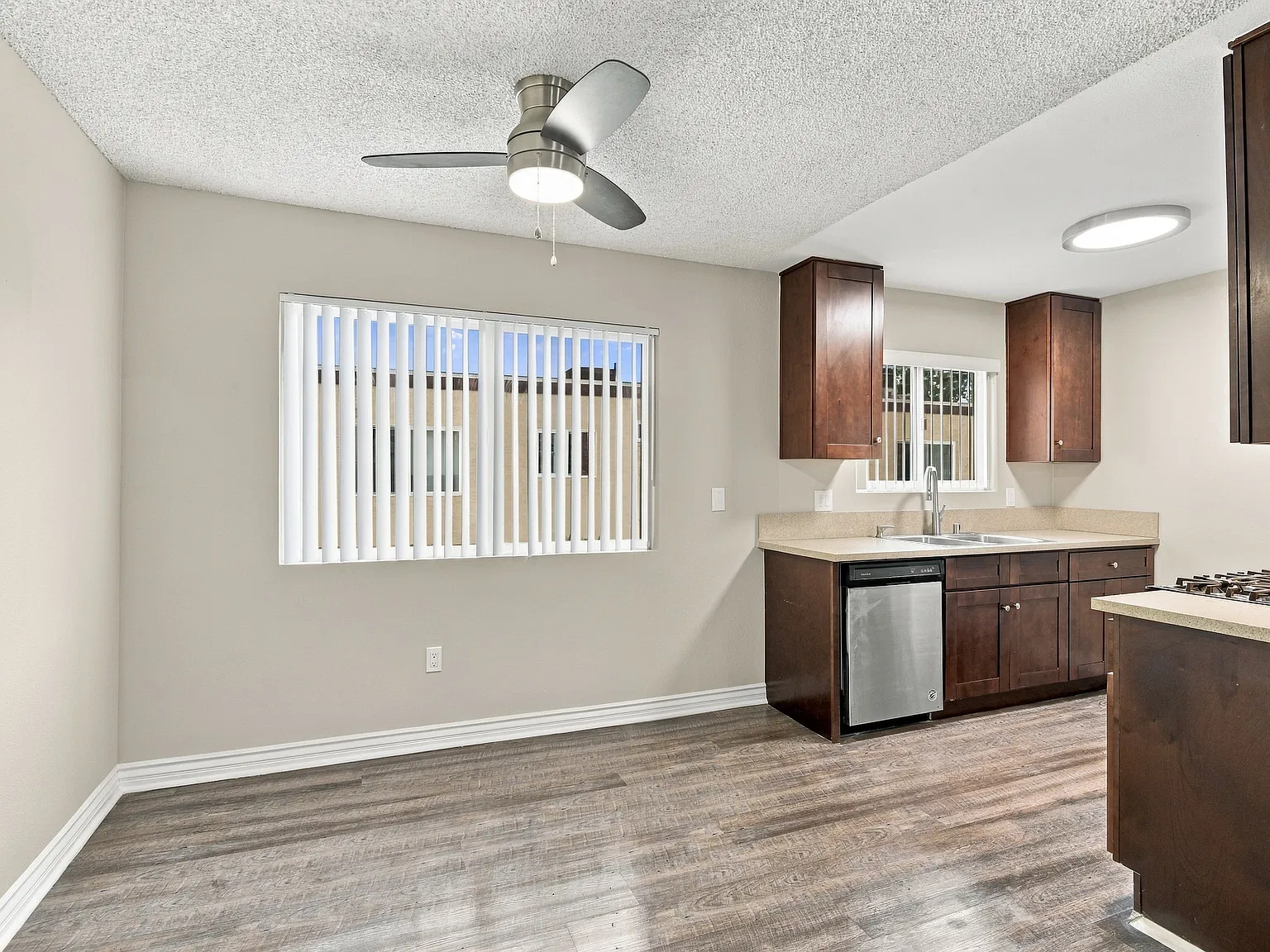 2 bed, 1.5 bath, 900 sqft, $2,350 — Photo 4