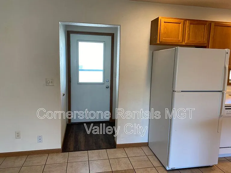 516 10th Ave SE — Photo 9
