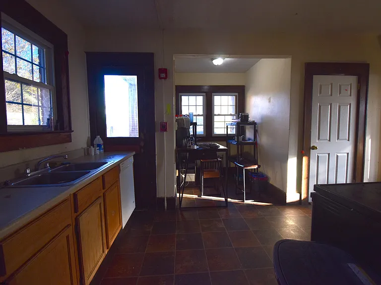 678 Spruce St — Photo 10