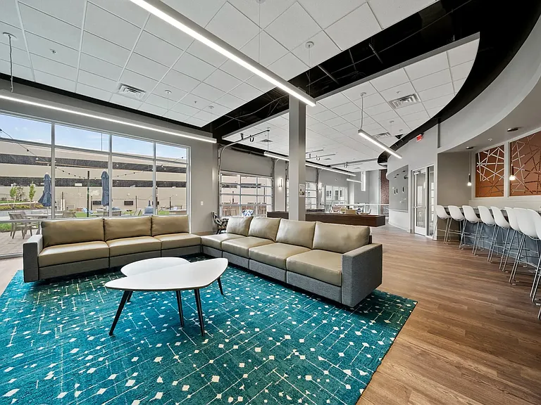 Metropolis Apartments — Photo 26