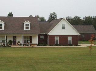 233 Deer Park Dr, Thaxton, MS 38871