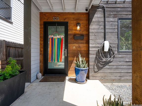 4th image of 325 LAVACA ST