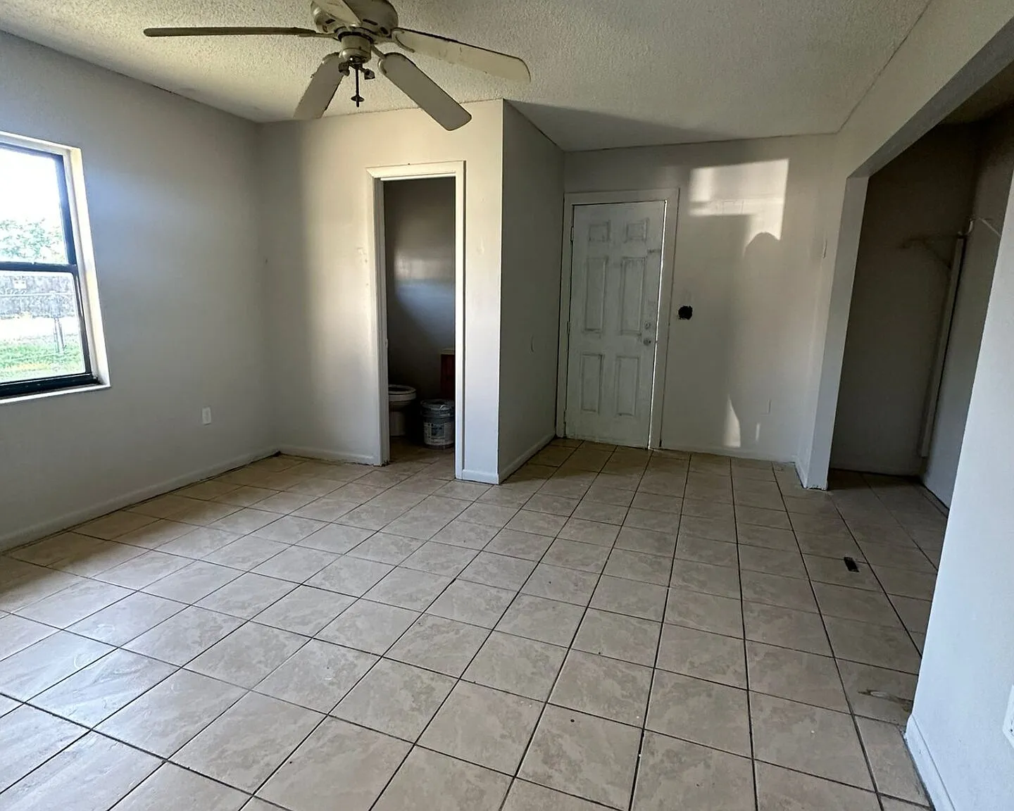 2 bed, $850 — Photo 4