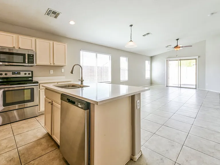 383 W Welsh Black Cir — Photo 4