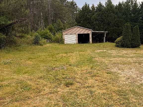 2nd image of 124 Wynn Rd