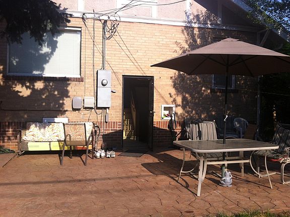 2nd image of 800 Adams St