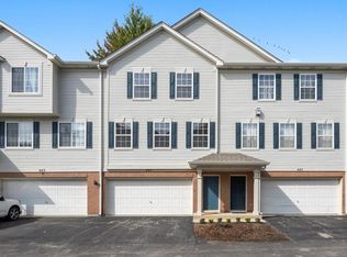 445 Evergreen Cir, Gilberts, IL 60136