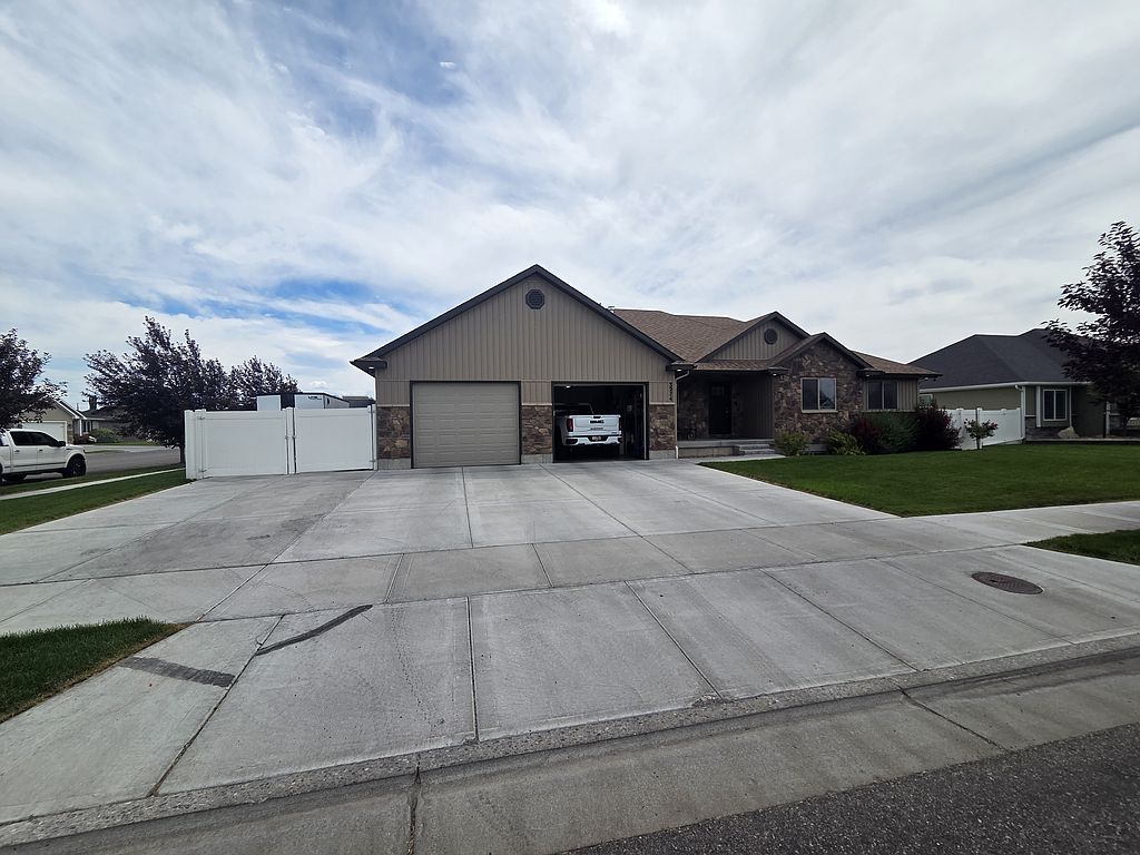 3274 E Sky Mountain Ct - Property Image
