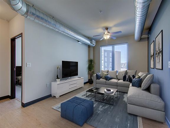 3rd image of 840 W Juneau Ave #3985730