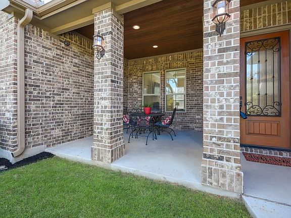 5th image of 313 Rock House Dr