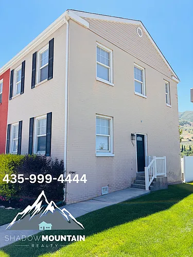 302 E Yellow Feather Dr Photo 1