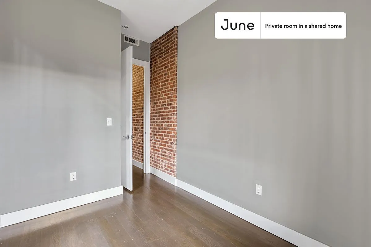 Full bedroom in 4 bed/2 bath home in Crown Heights #836 D — Photo 4