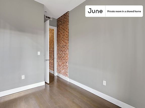 4th image of 60 New York Ave #D
