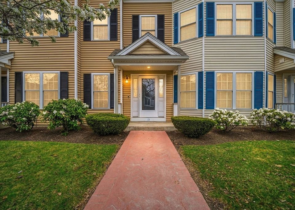 1st image of 215 Harvard St #13
