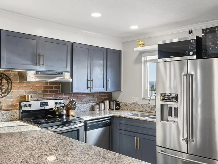 5810 Riley St #8 — Photo 8