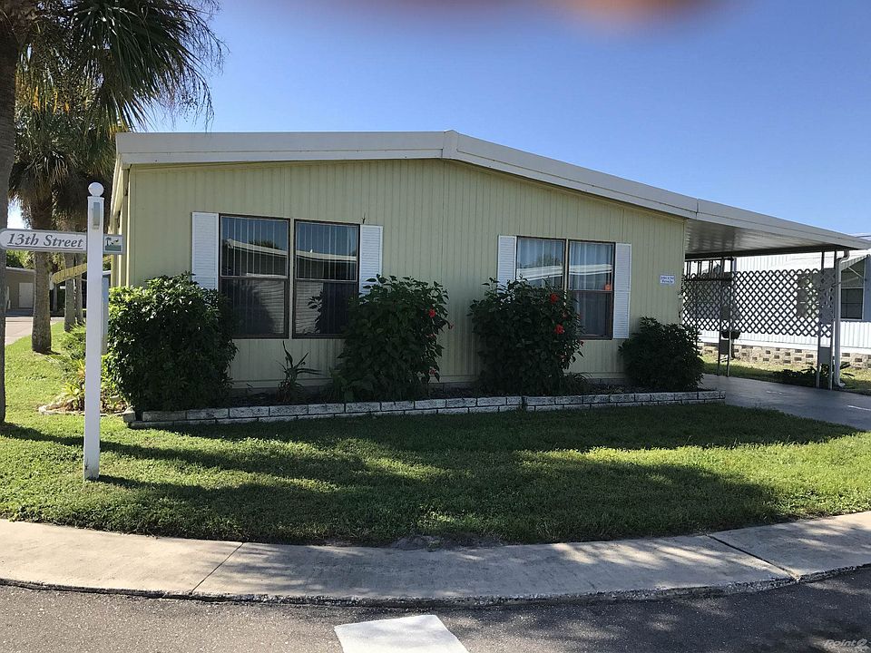 Lovely corner lot home!