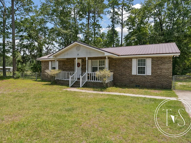 32 Gregory Ct — Photo 5