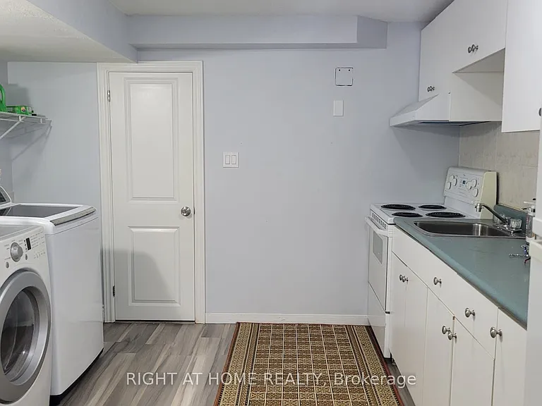 2655 Gananoque Dr #7 — Photo 1